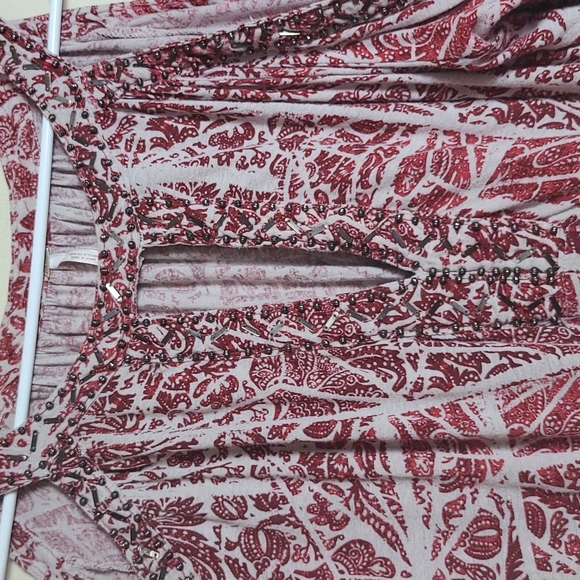 Free People "Good Morning" Beaded Cold Shoulder Red Paisley Print Top - Picture 5 of 9
